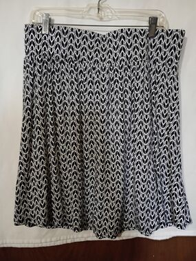 Lane Bryant Women’s Black & White Printed A-Line Skirt Size 14/16
